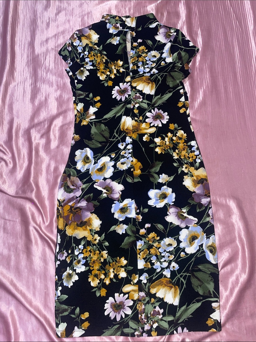 Forever 21 Floral Dress 🖤 - Picture 2 of 3